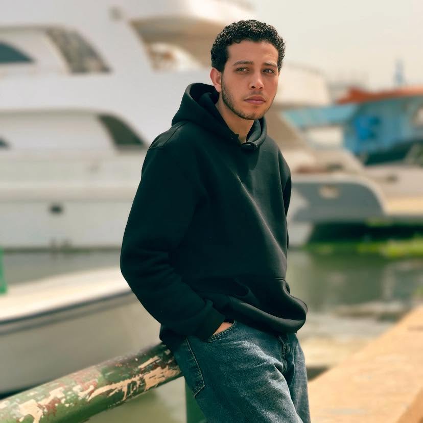 Portrait of Nabil Khamis, cinematic film editor and colorist